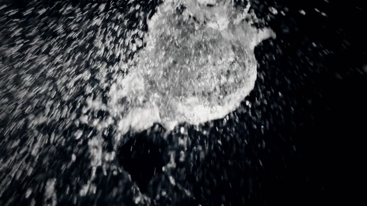 Water gathering back into a balloon